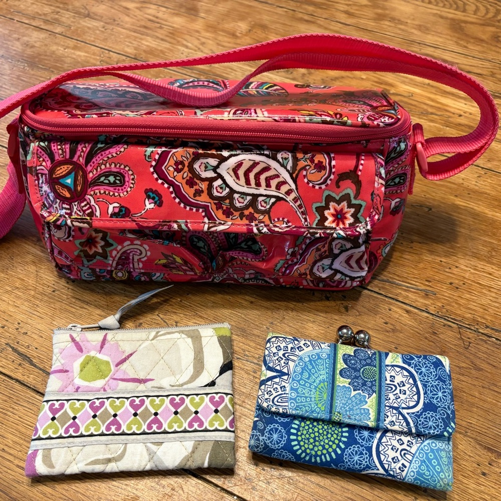 Bundle-Colorful Fun Vera Brand Pink Paisley Stay lunch bag, Wallet & Coin Purse